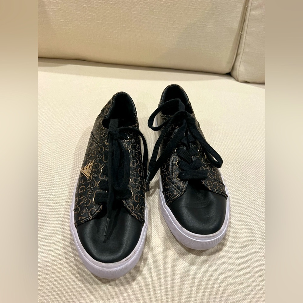 G by Guess Women Sneakers Black Brown size 8.5 Preowned Good Condition